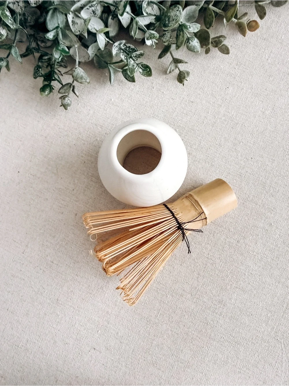 Ceramic Matcha Bowl with Bamboo Whisk and Tea Strainer - White